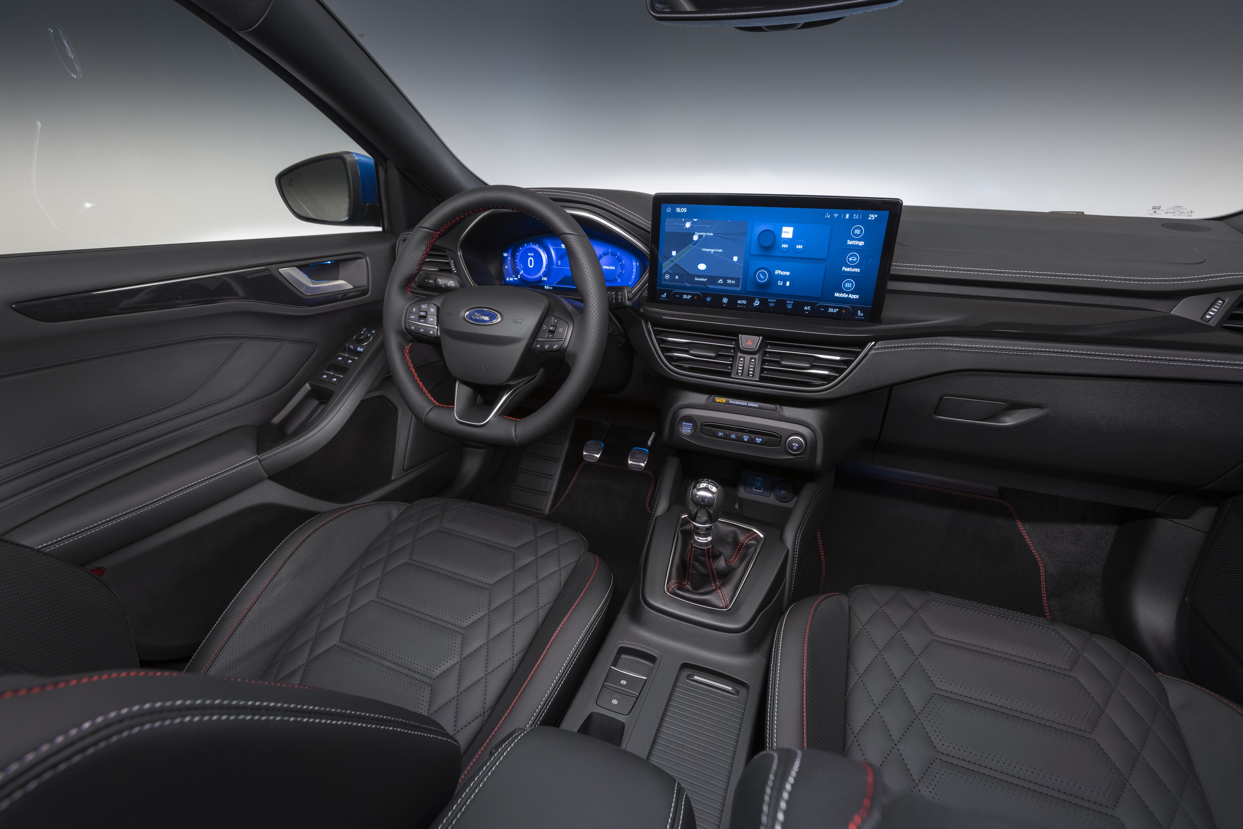 2021 FORD FOCUS ST LINE INTERIOR 04